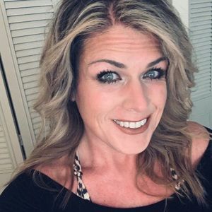 Meet your Posher, Jeanine